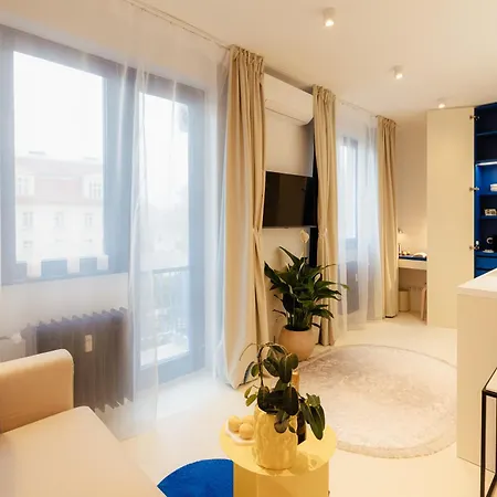 D-nook With Parking - Quiet Courtyard - Old Town Apartment Bratislava