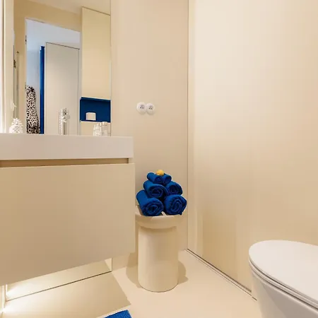 D-nook With Parking - Quiet Courtyard - Old Town 아파트 *