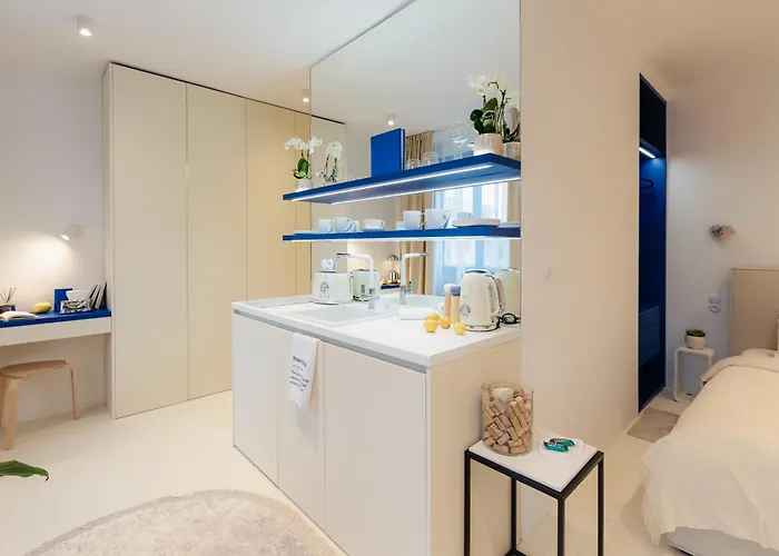 D-nook With Parking - Quiet Courtyard - Old Town *