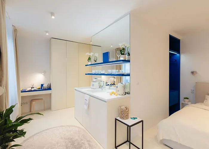 D-nook With Parking - Quiet Courtyard - Old Town *