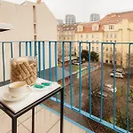 D-nook With Parking - Quiet Courtyard - Old Town Apartment *